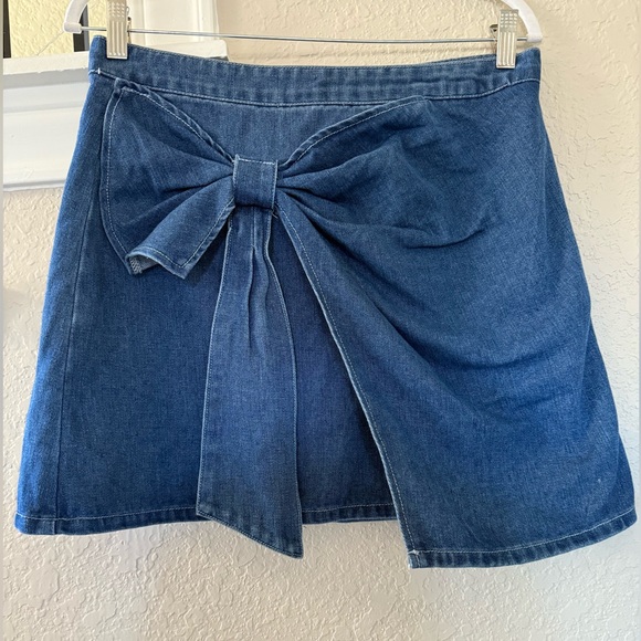 Dresses & Skirts - NWOT Denim Blue Skirt with Bow Detail